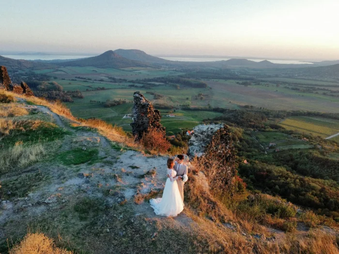 Lake Balaton Fine Art Wedding Photographer, Csobánc mountain, Csobánc hegy, Badacsony esküvői fotós, Balaton-felvidék, Mountain photography - Kristoban mhotography